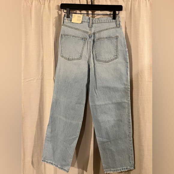 BRAND NEW WOMENS VINTAGE STRAIGHT DISTRESSED JEANS NWT - Picture 4 of 4